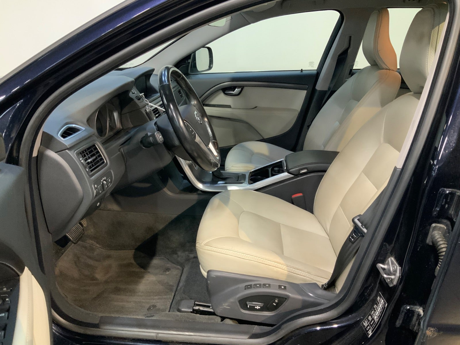 Blå Volvo XC70 fra 2016