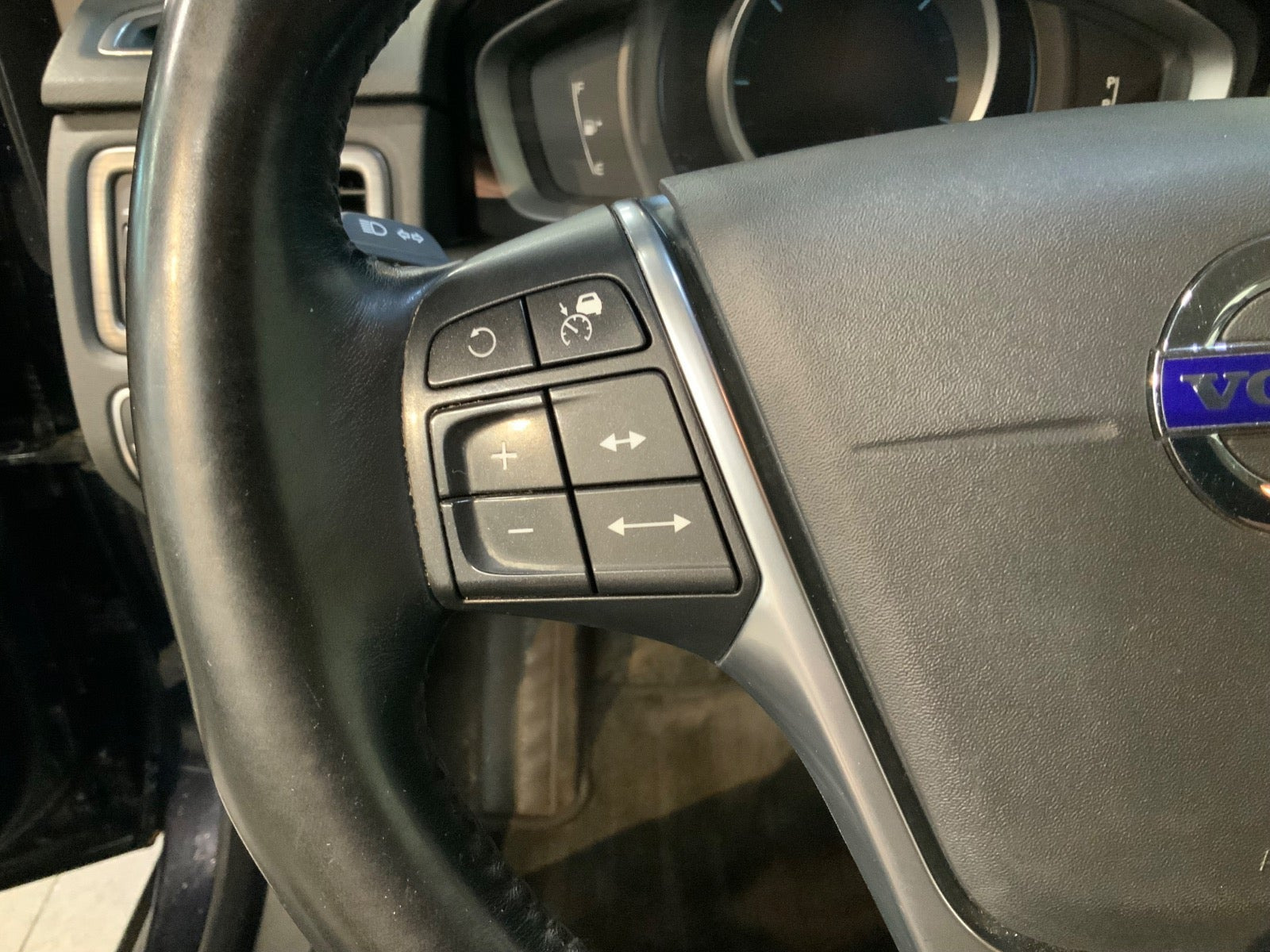 Blå Volvo XC70 fra 2016