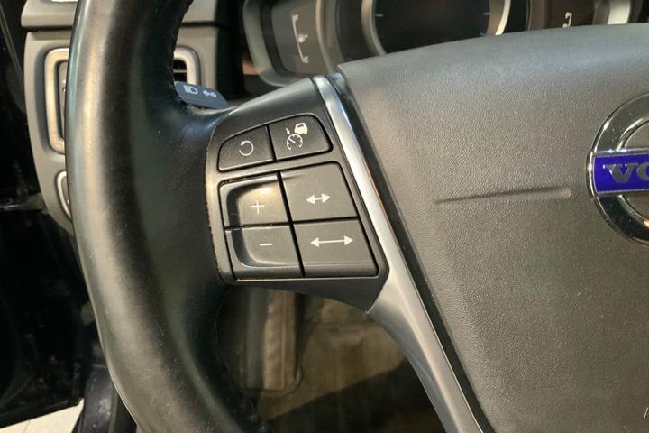 Blå Volvo XC70 fra 2016