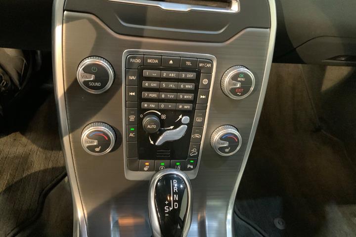 Blå Volvo XC70 fra 2016