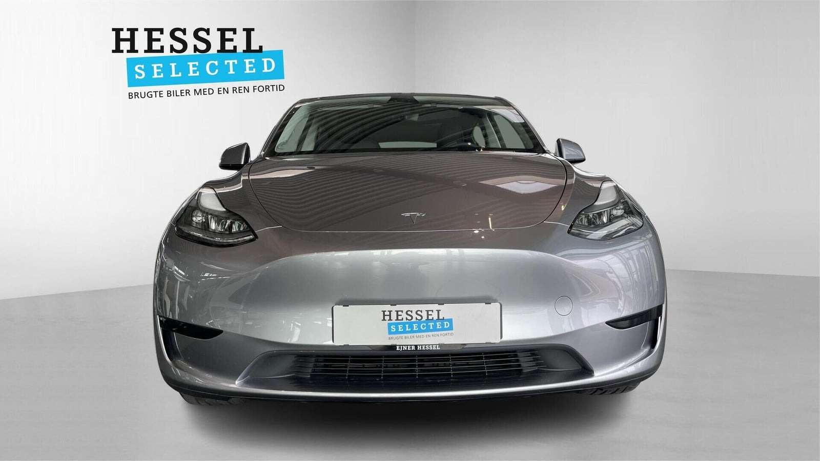 Hvid Tesla Model Y fra 2024