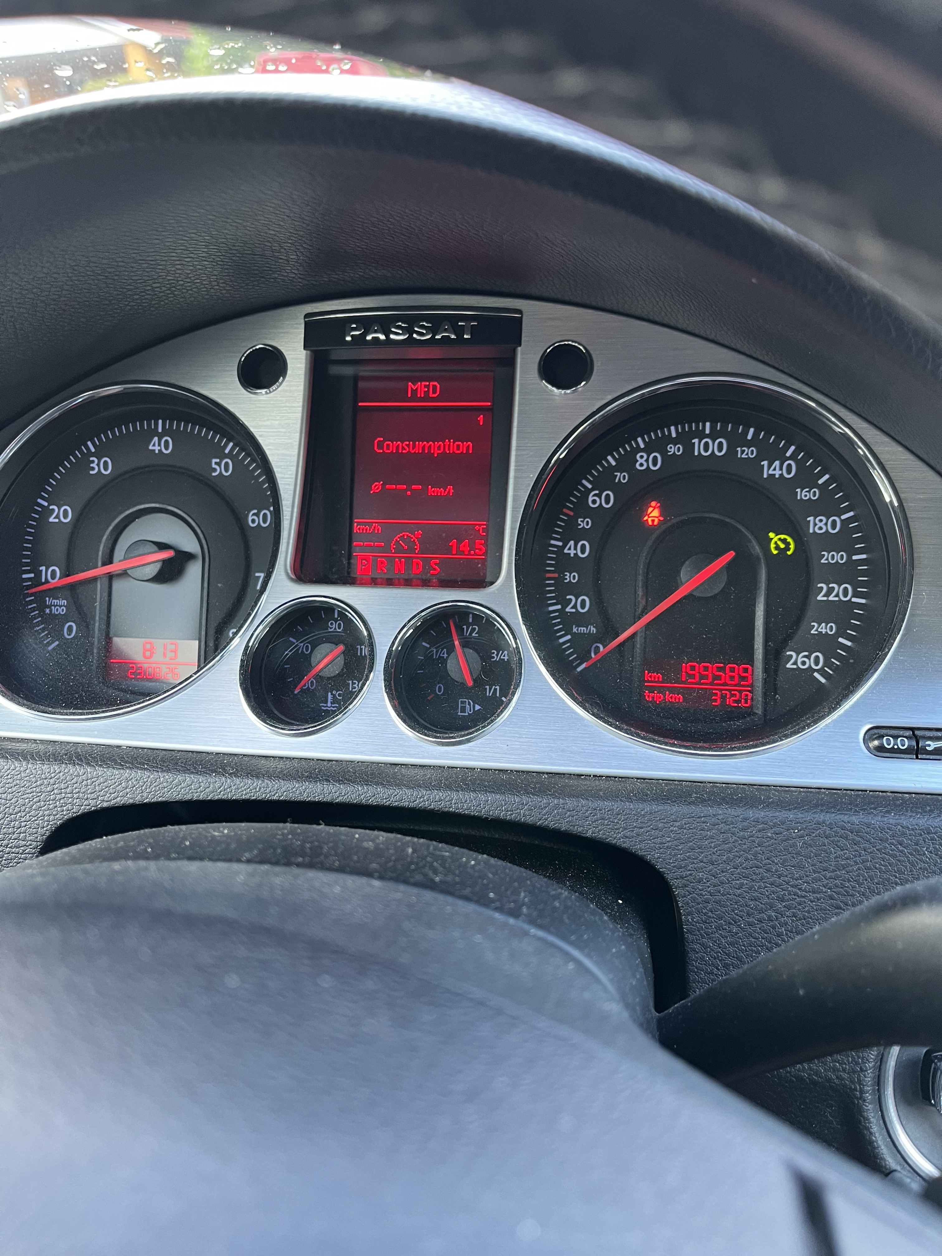 Sort VW Passat fra 2006