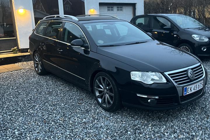 Sort VW Passat fra 2006