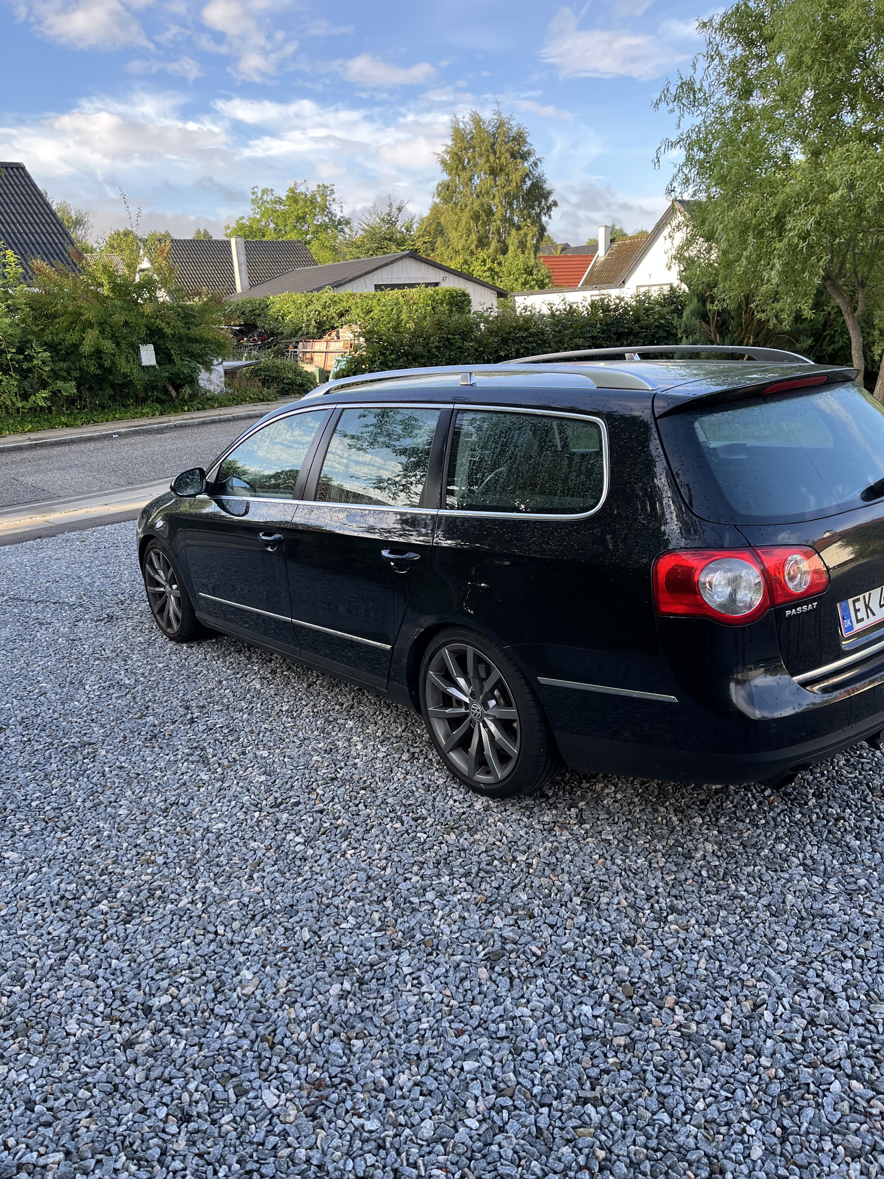 Sort VW Passat fra 2006