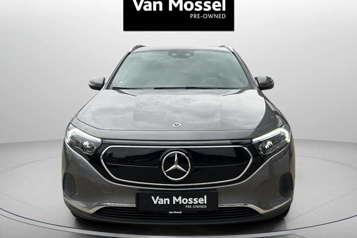 Grå Mercedes EQA250+ fra 2021