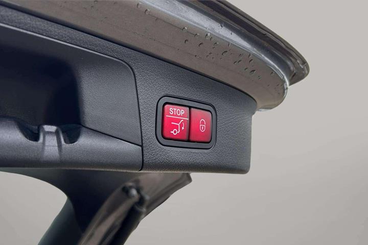 Grå Mercedes EQA250+ fra 2021