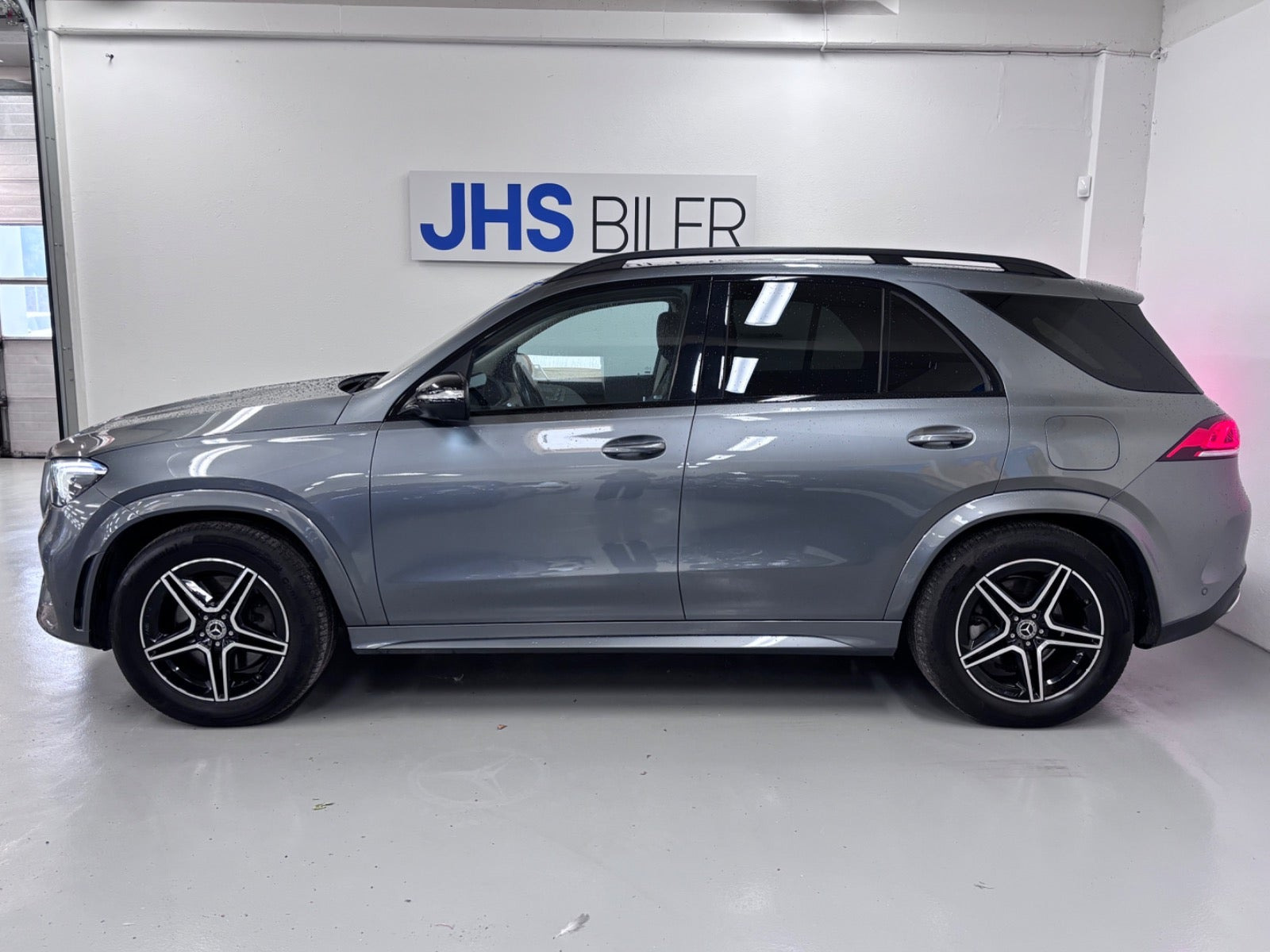 Grå Mercedes GLE350 de fra 2022