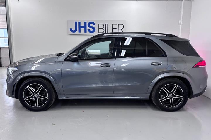 Grå Mercedes GLE350 de fra 2022
