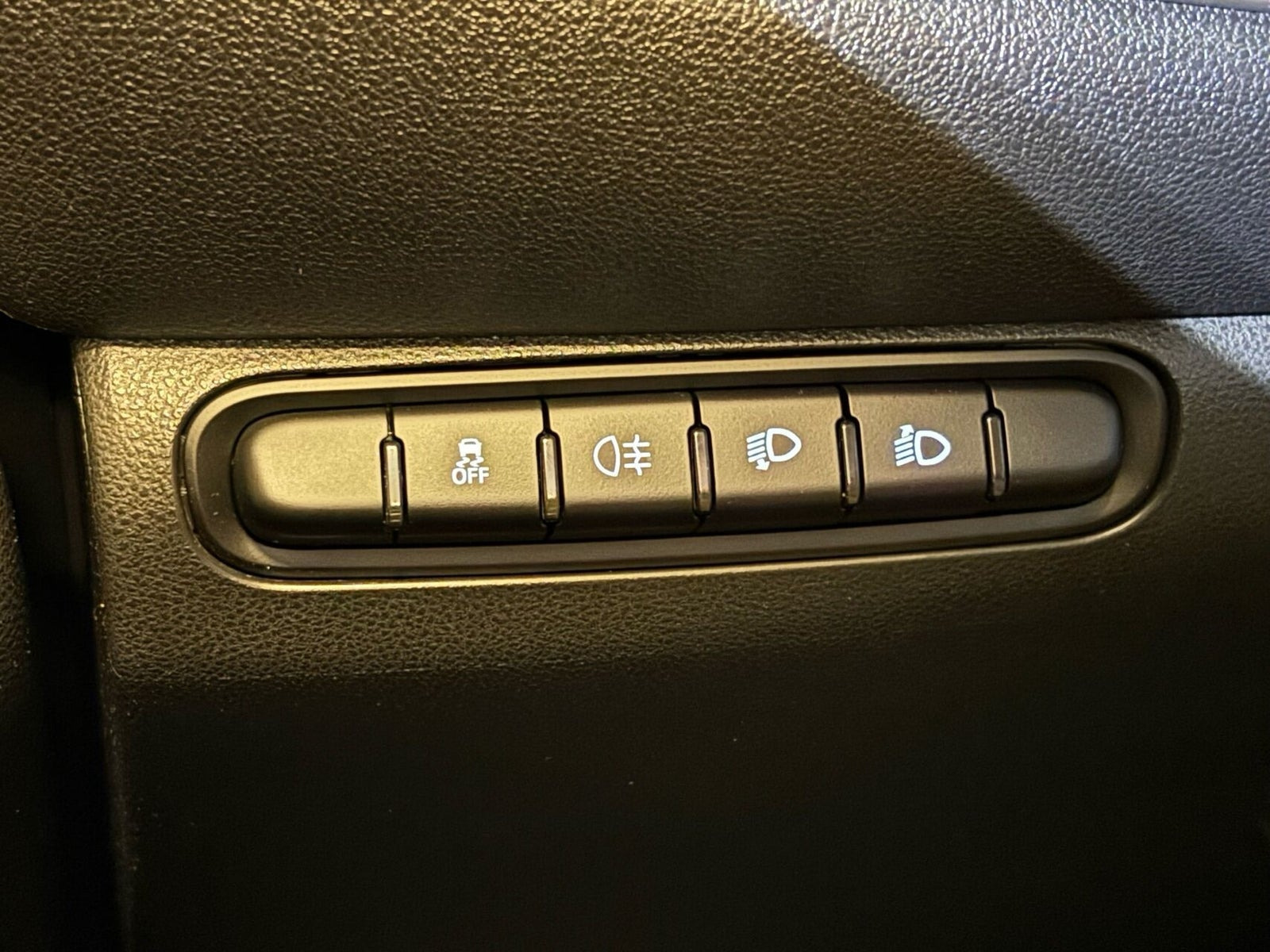 Grå Fiat 500e fra 2023