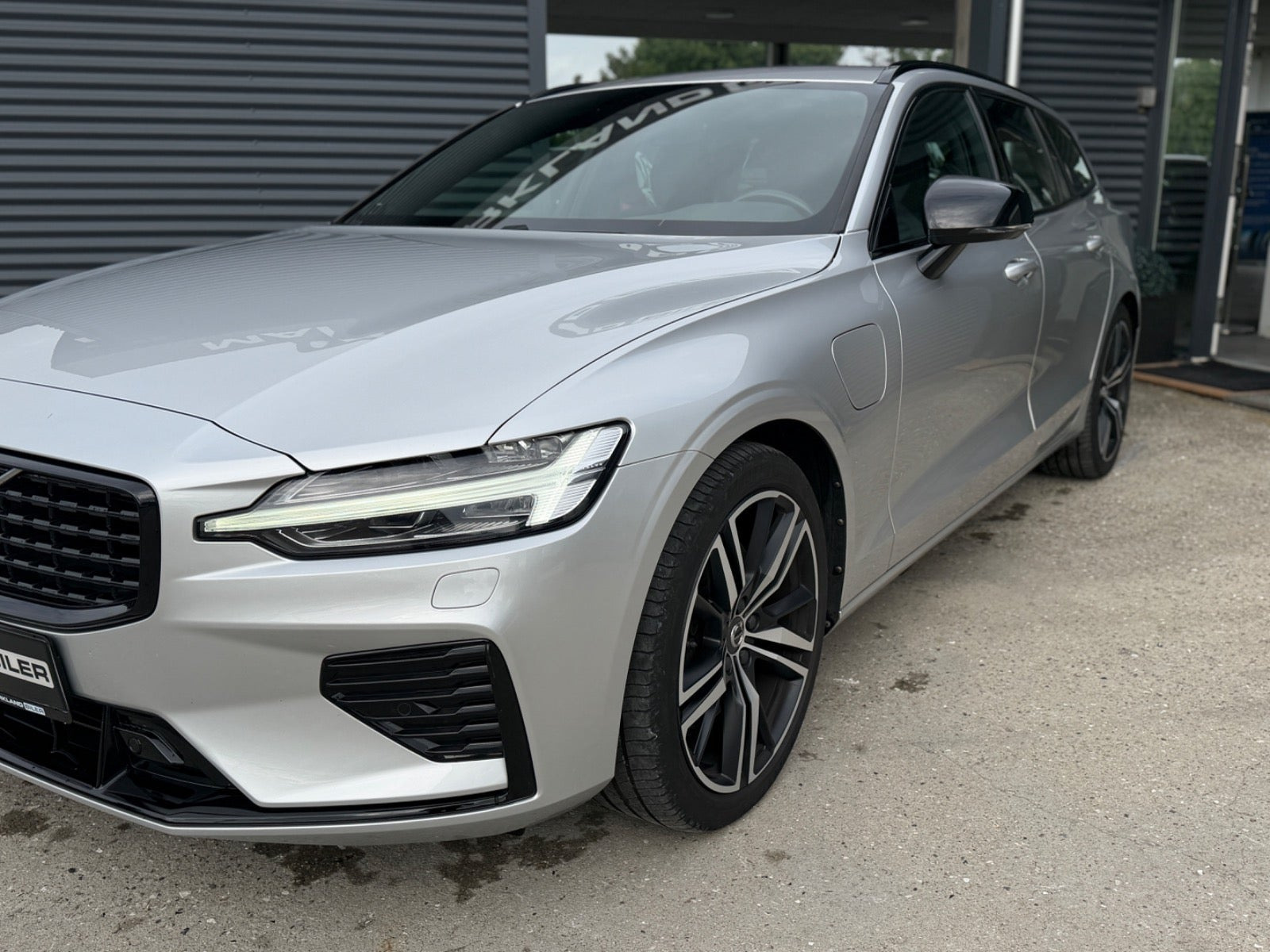 Sølv Volvo V60 fra 2021