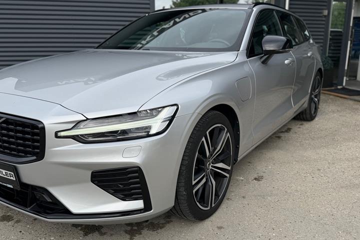 Sølv Volvo V60 fra 2021