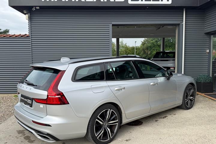Sølv Volvo V60 fra 2021