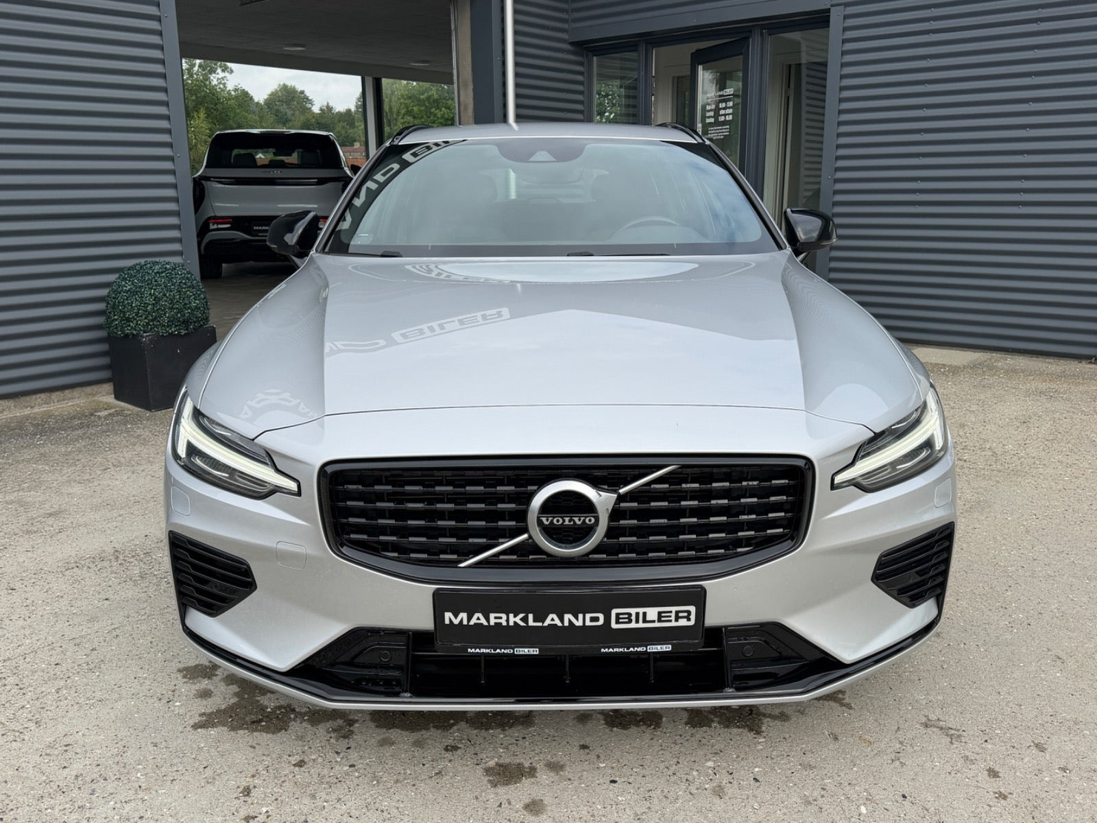 Sølv Volvo V60 fra 2021