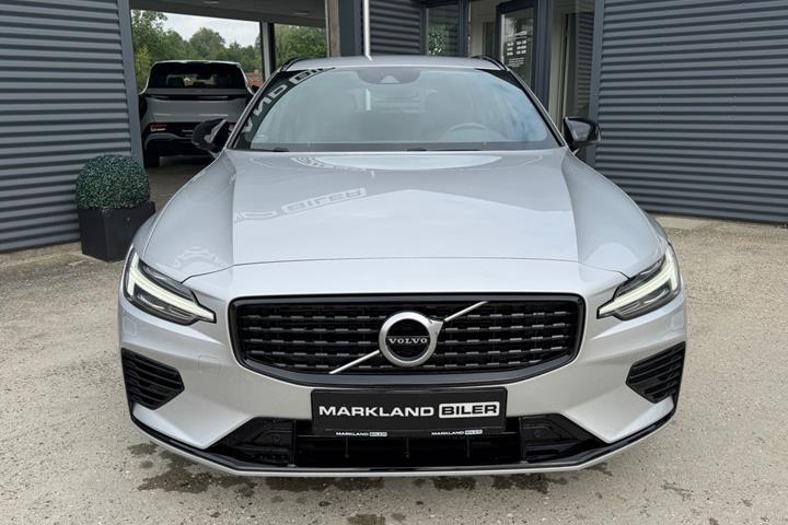Sølv Volvo V60 fra 2021