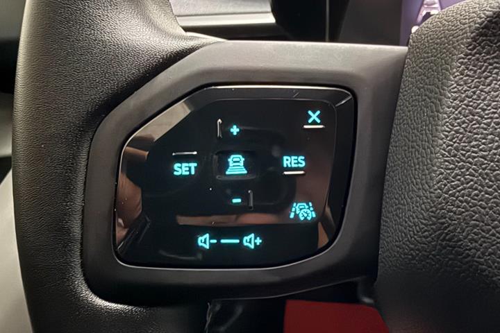 Rød Ford Capri fra 2025