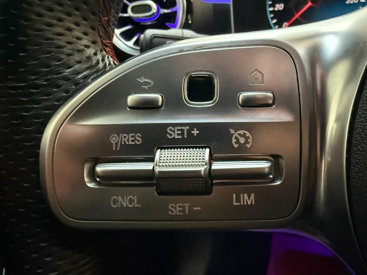 Hvid Mercedes A220 fra 2019 set indefra