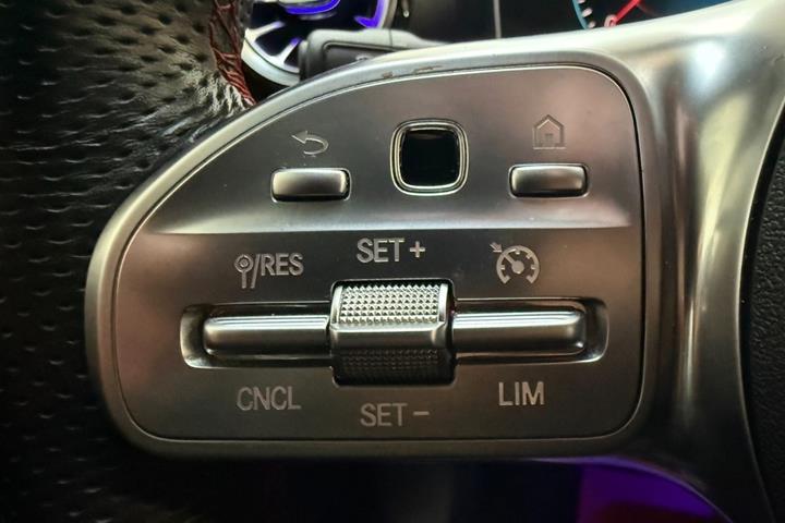 Hvid Mercedes A220 fra 2019 set indefra