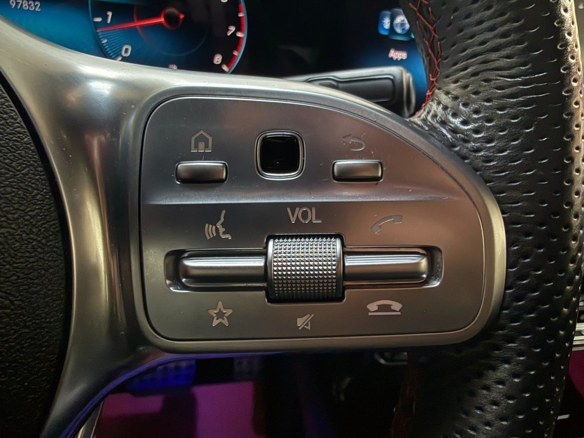 Hvid Mercedes A220 fra 2019 set indefra