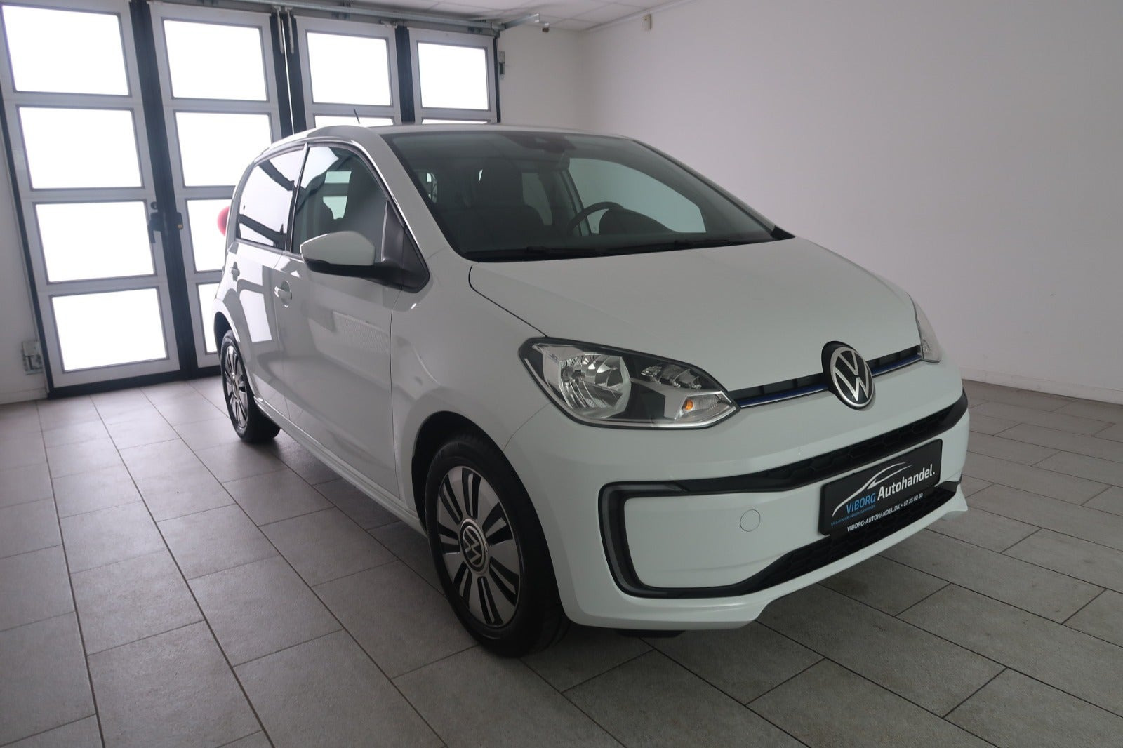 Hvid VW E-UP! fra 2022