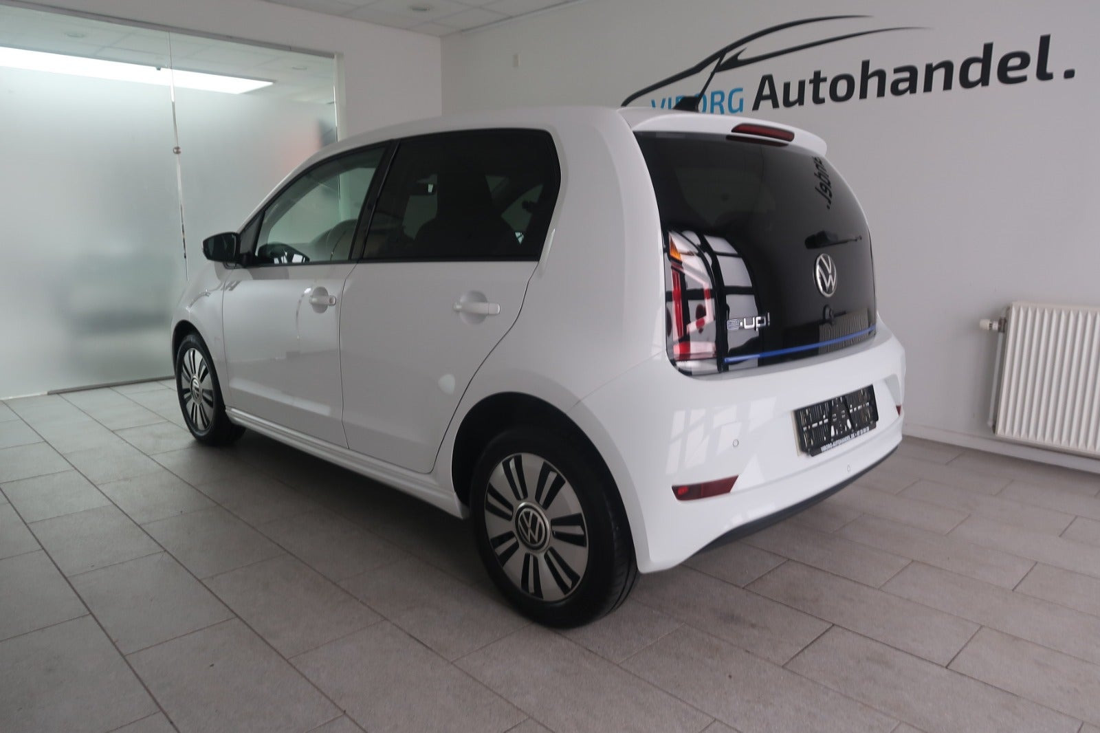 Hvid VW E-UP! fra 2022