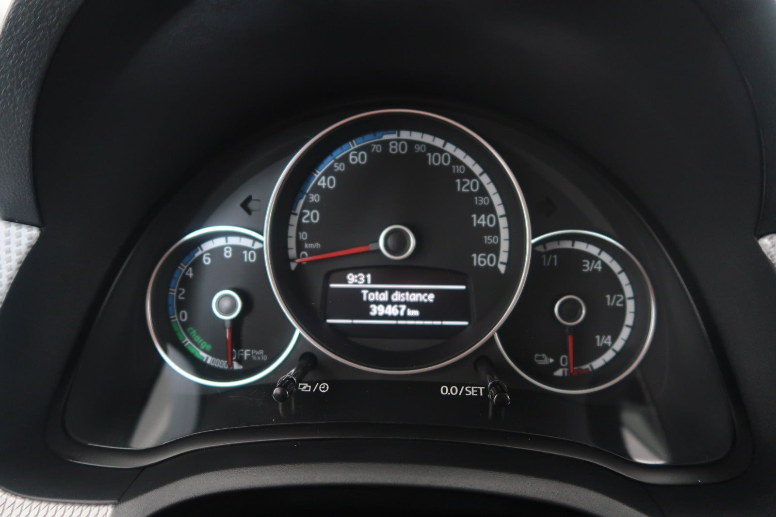 Hvid VW E-UP! fra 2022