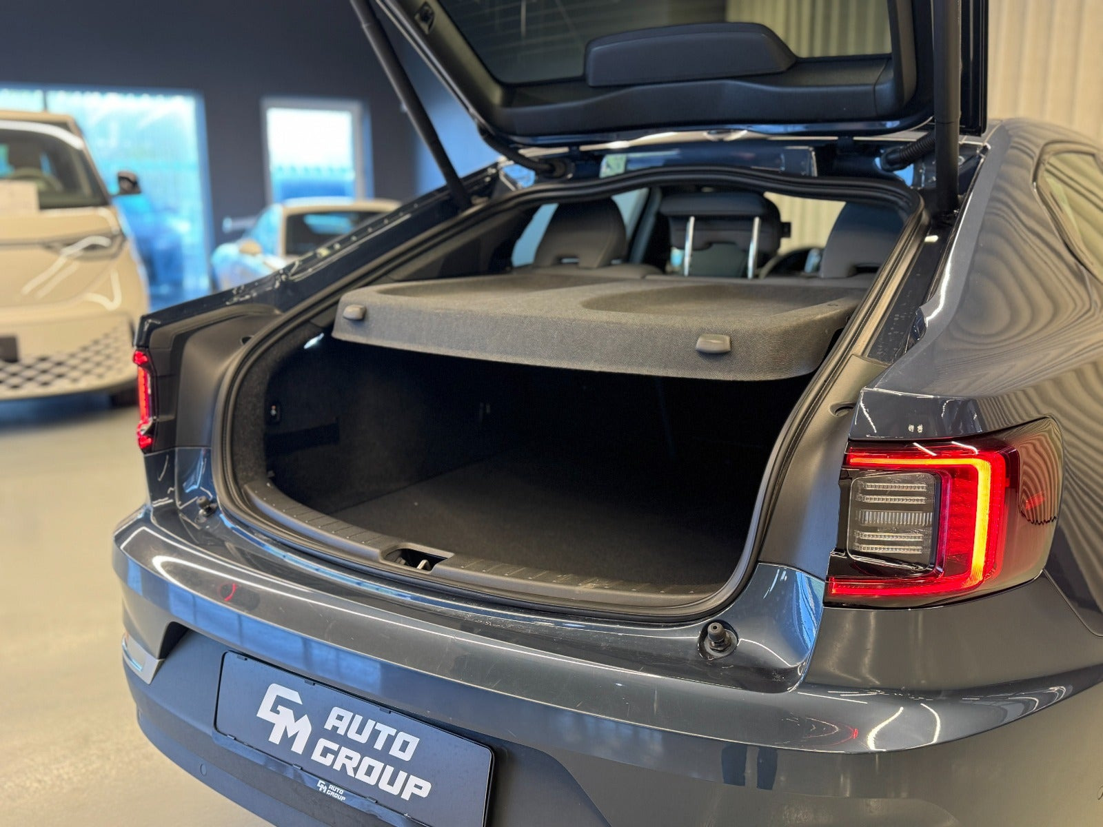 Blå Polestar 2 fra 2023