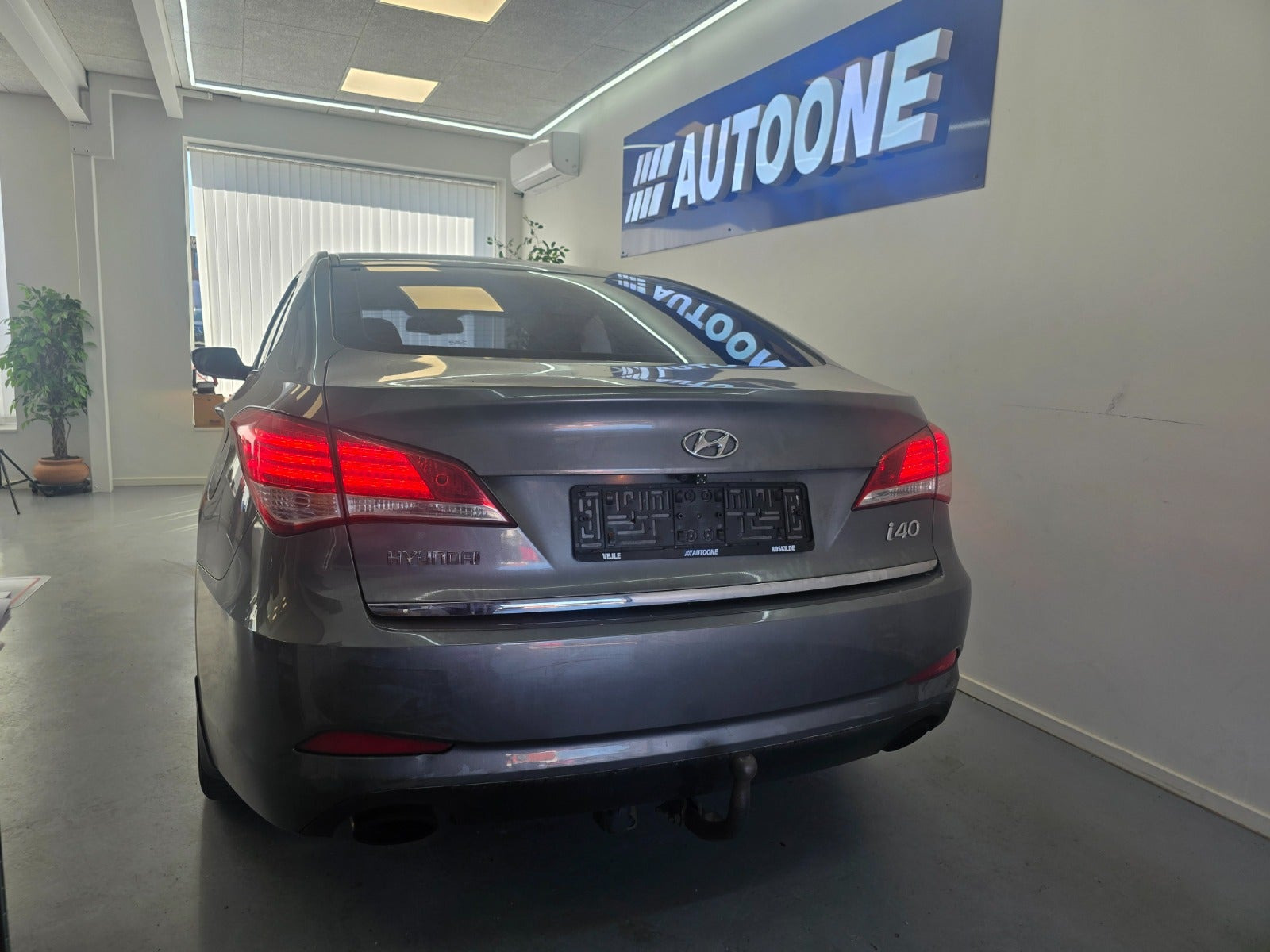 Grå Hyundai i40 fra 2012