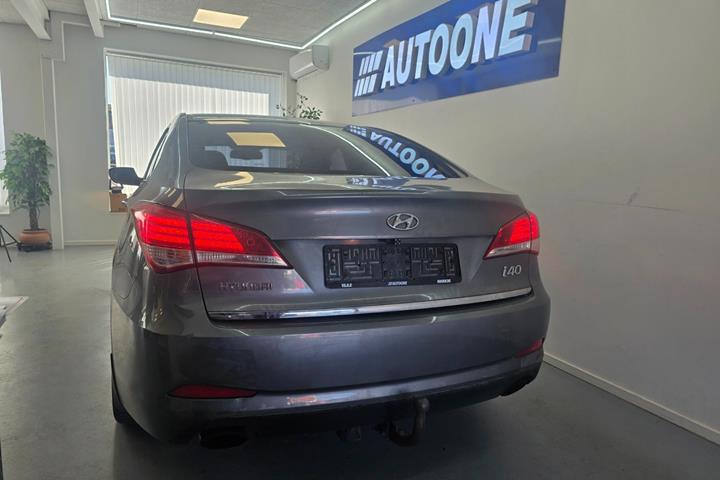 Grå Hyundai i40 fra 2012