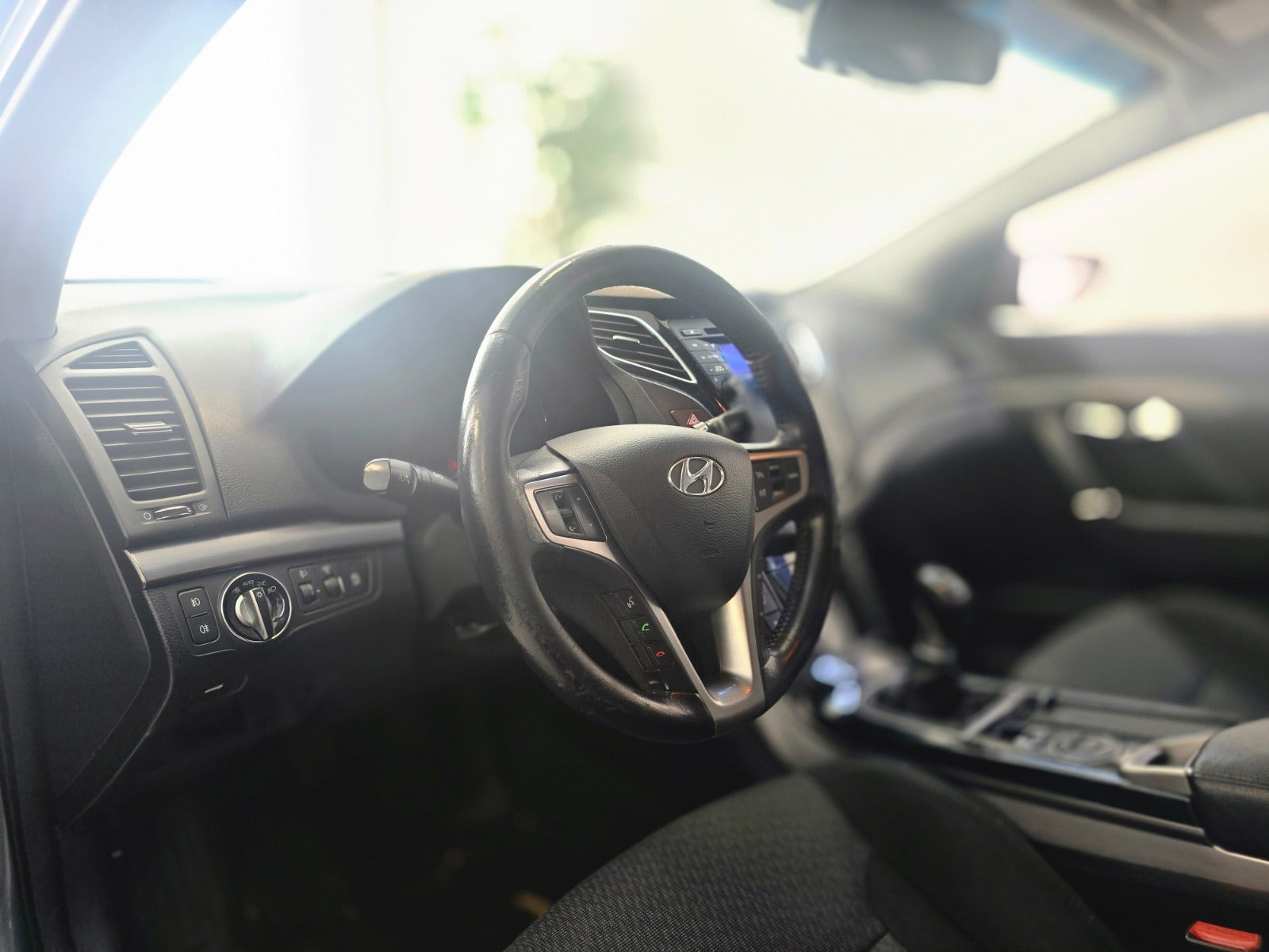 Grå Hyundai i40 fra 2012
