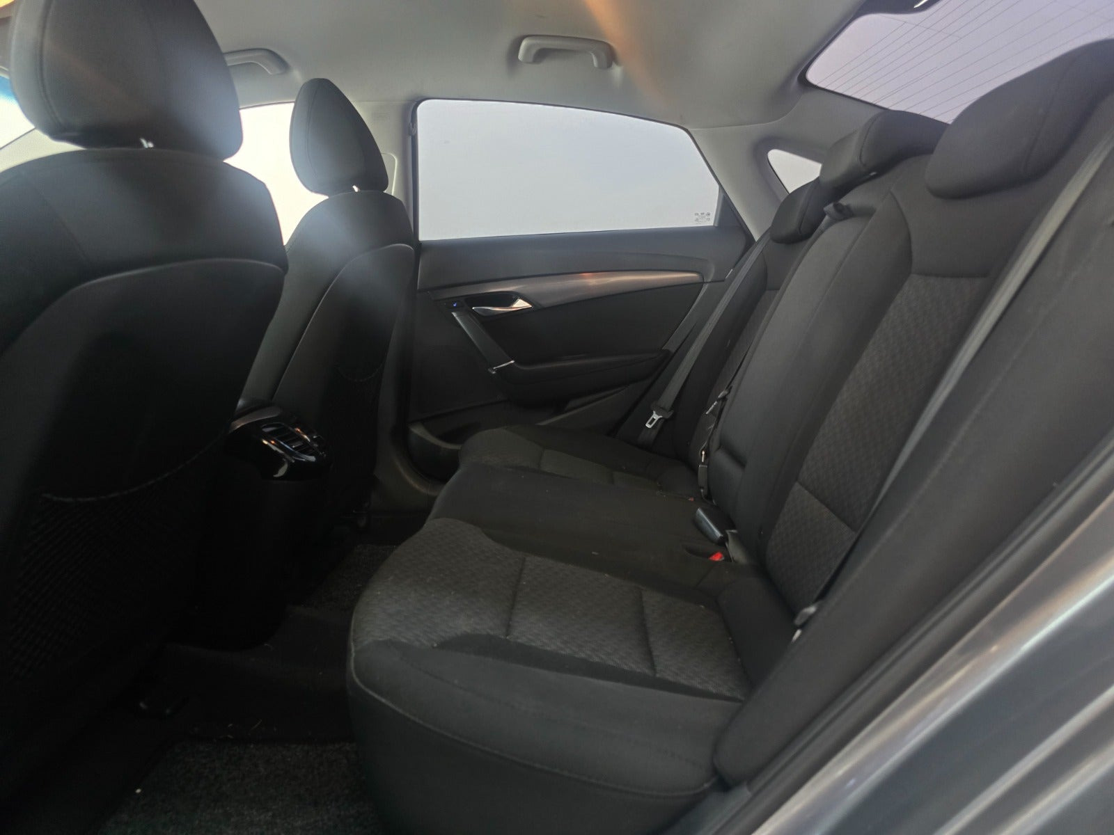 Grå Hyundai i40 fra 2012