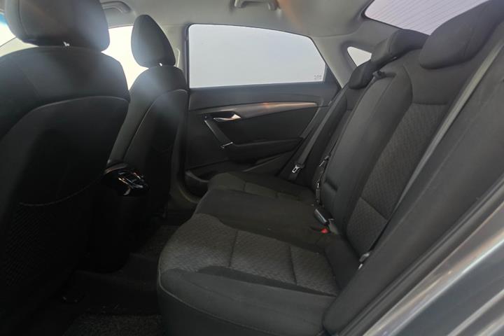 Grå Hyundai i40 fra 2012