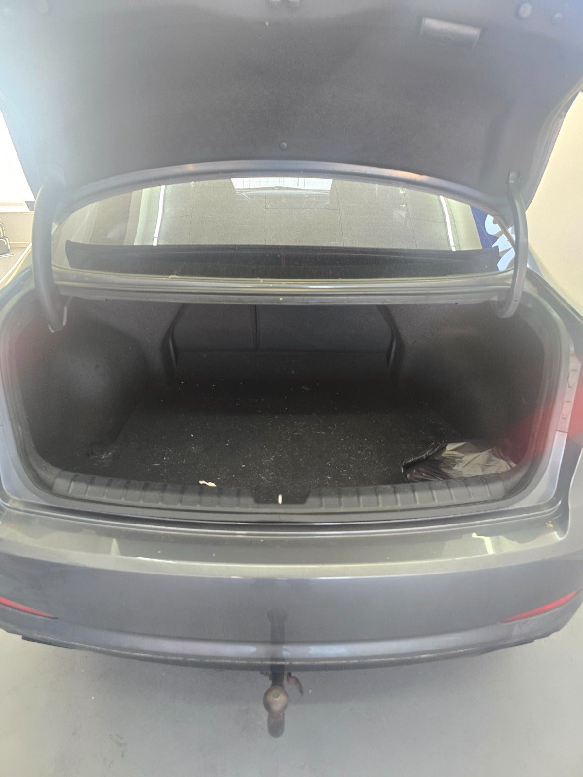 Grå Hyundai i40 fra 2012