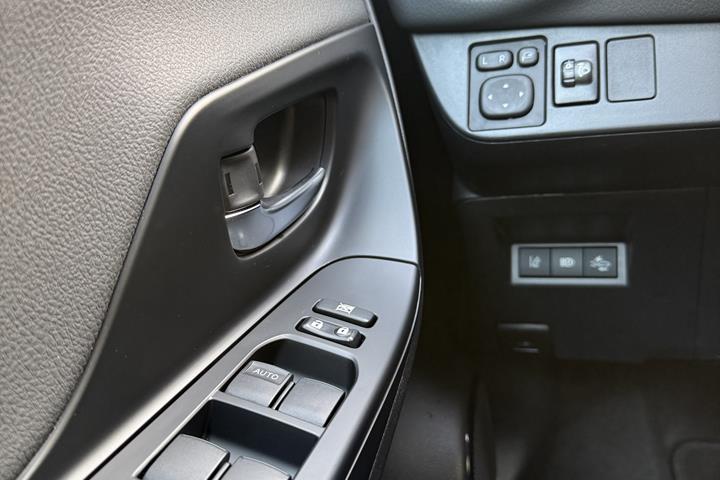 Grå Toyota Yaris fra 2019