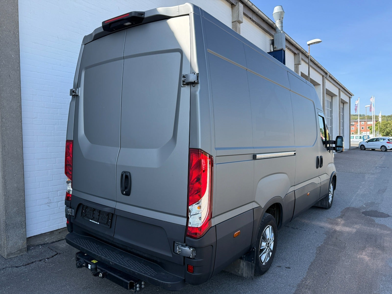 Grå Iveco Daily fra 2024