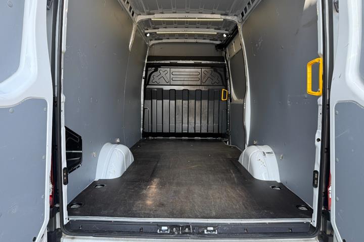 Grå Iveco Daily fra 2024