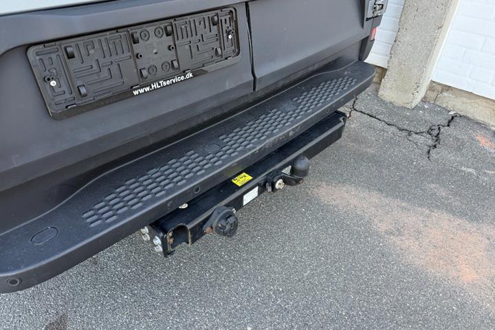 Grå Iveco Daily fra 2024