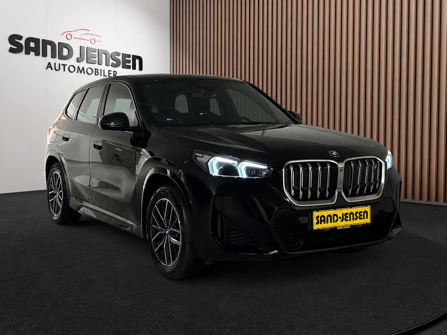 Sort BMW iX1 fra 2023