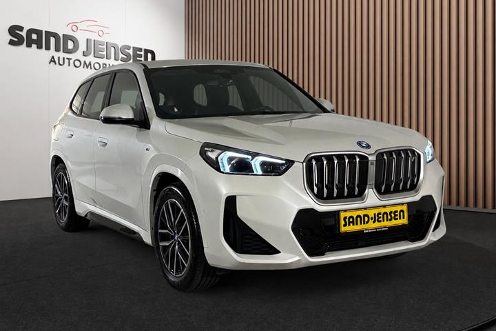 Hvid BMW iX1 fra 2023