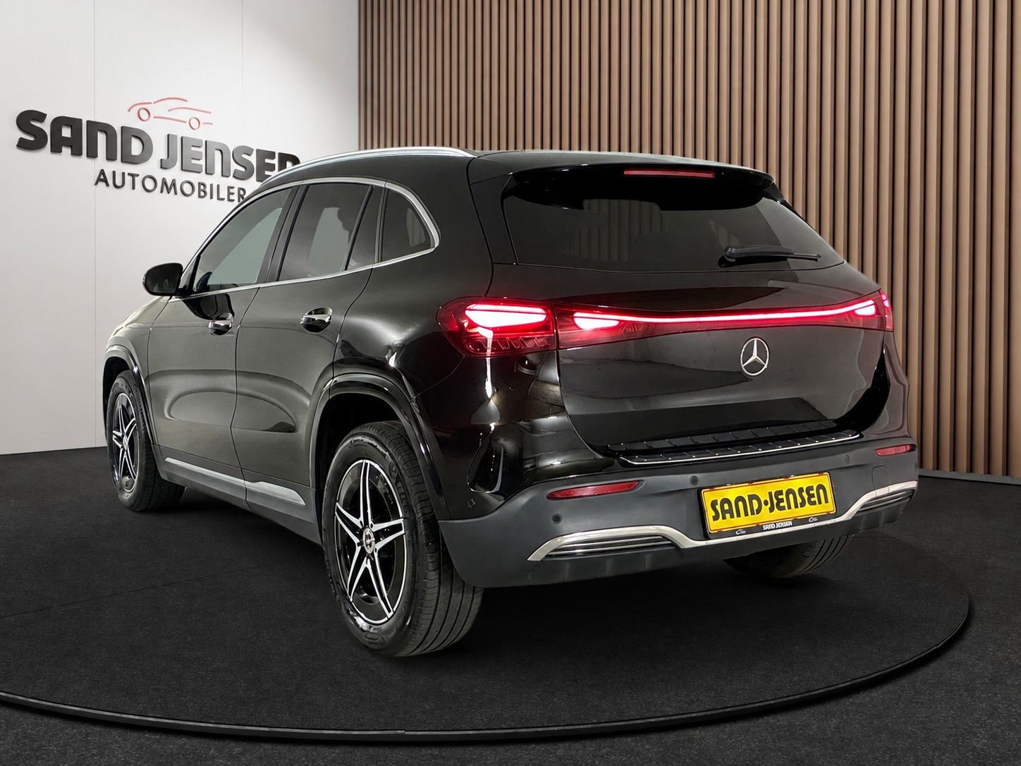 Sort Mercedes EQA250+ fra 2025