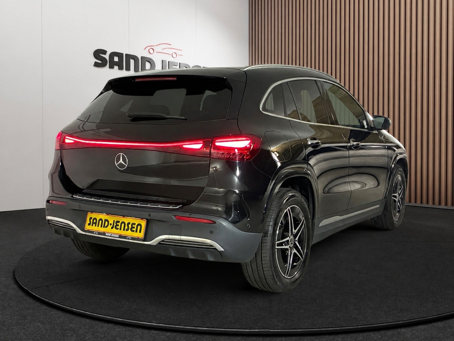 Sort Mercedes EQA250+ fra 2025