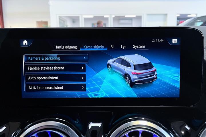 Grå Mercedes EQA 250 fra 2023