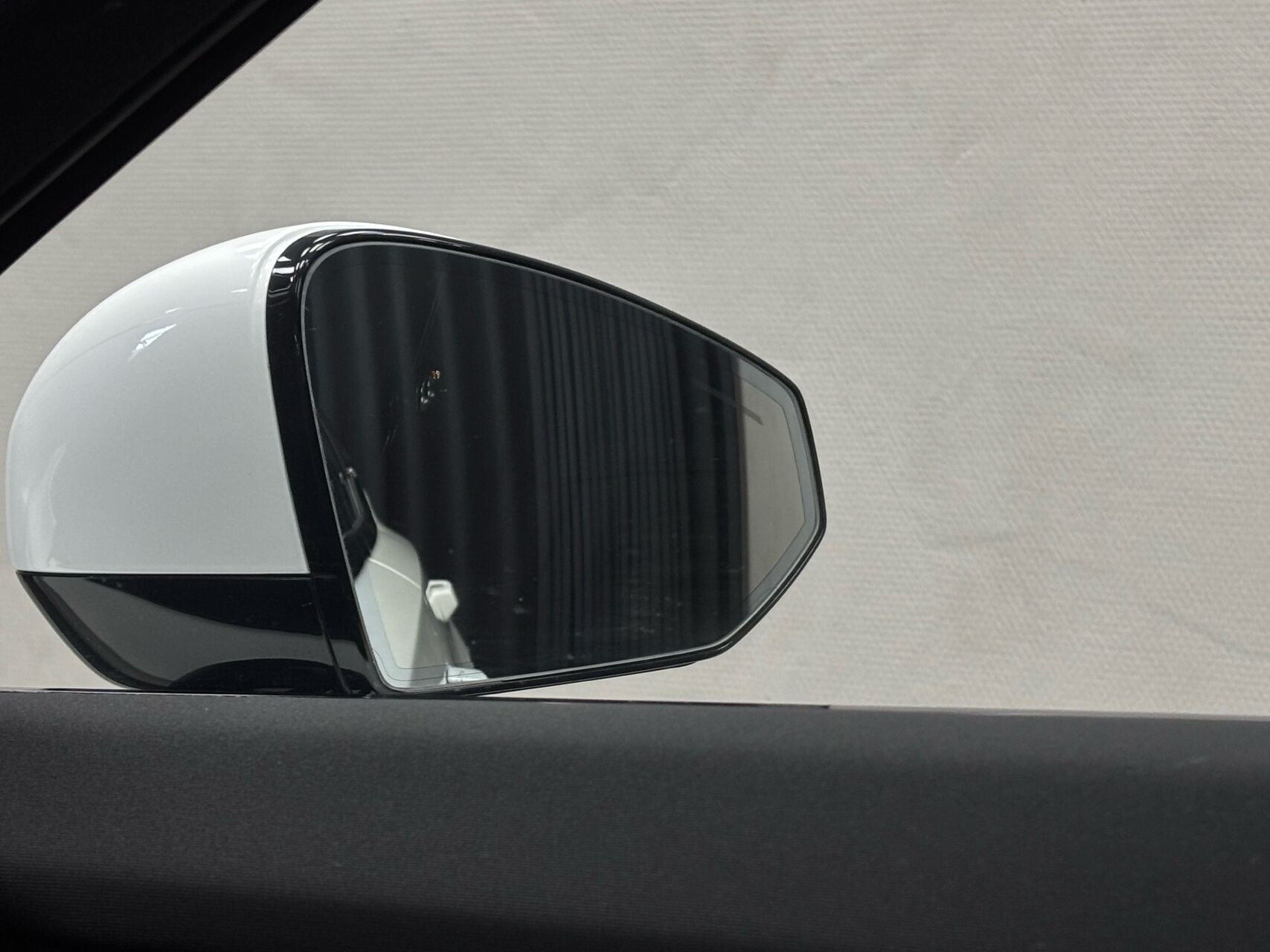 Hvid Polestar 2 fra 2023
