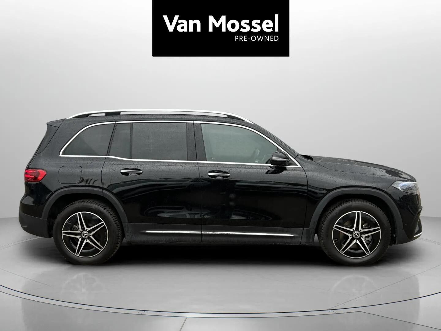 Sort Mercedes EQB 250+ fra 2025