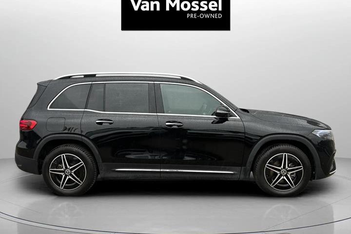 Sort Mercedes EQB 250+ fra 2025