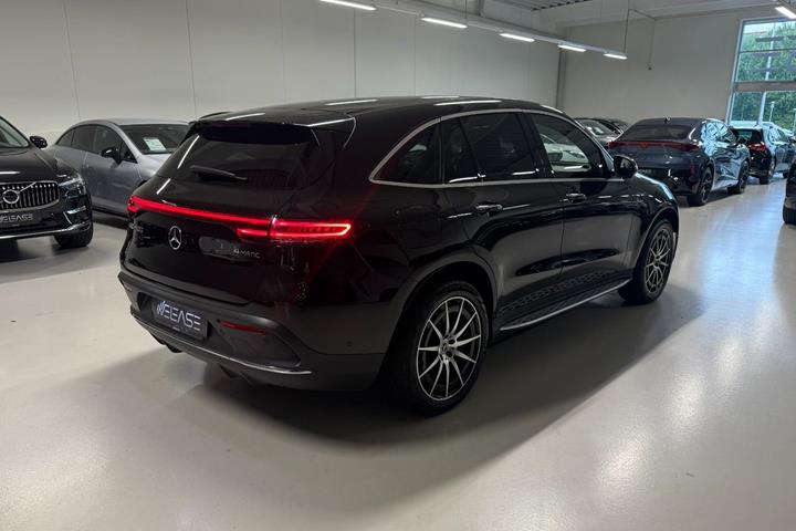 Sort Mercedes EQC400 fra 2021