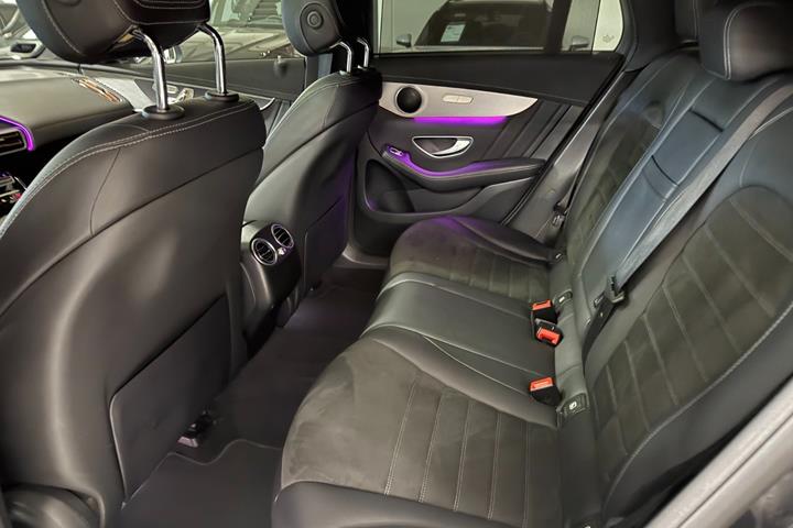 Sort Mercedes EQC400 fra 2021