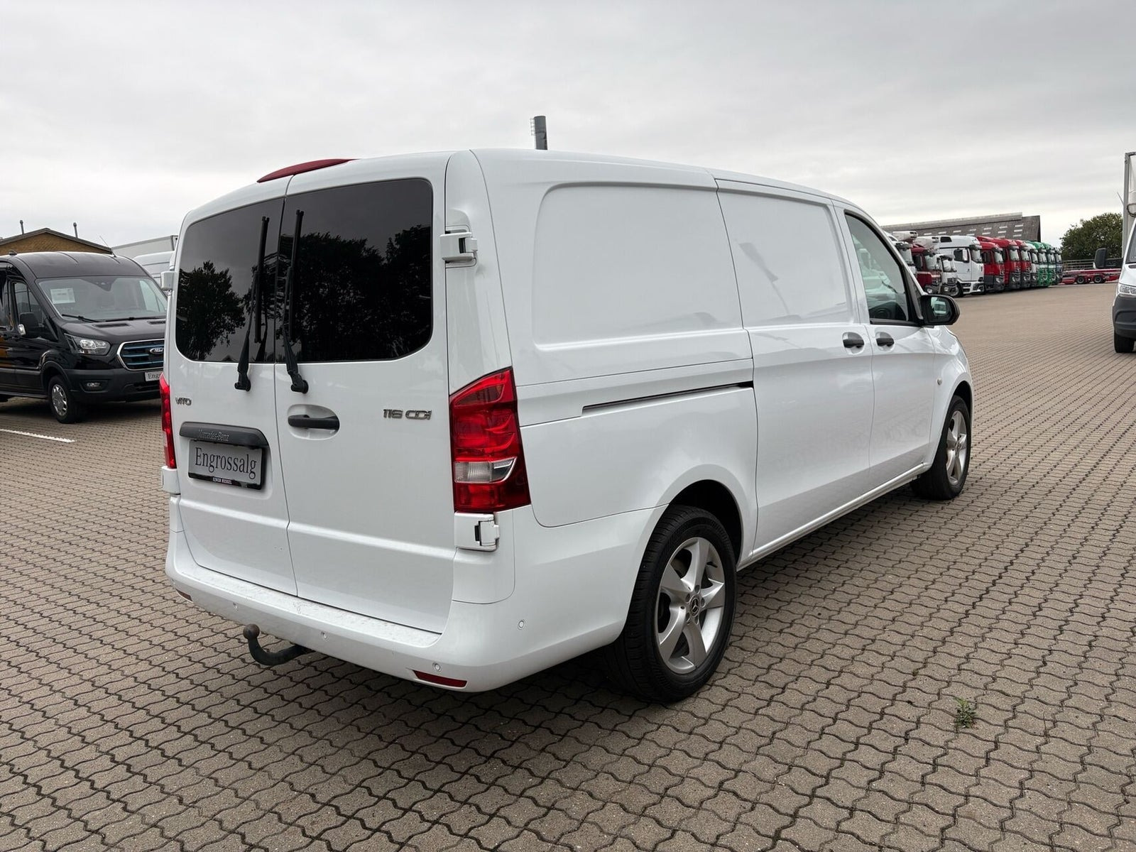 Hvid Mercedes Vito 116 fra 2021