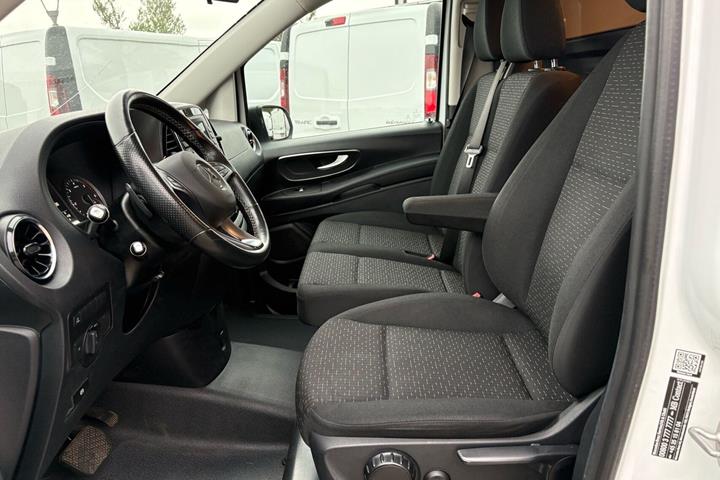Hvid Mercedes Vito 116 fra 2021
