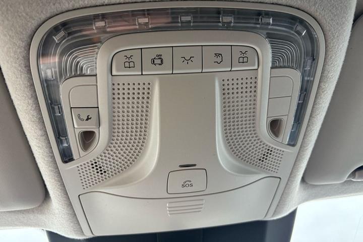 Hvid Mercedes Vito 116 fra 2021