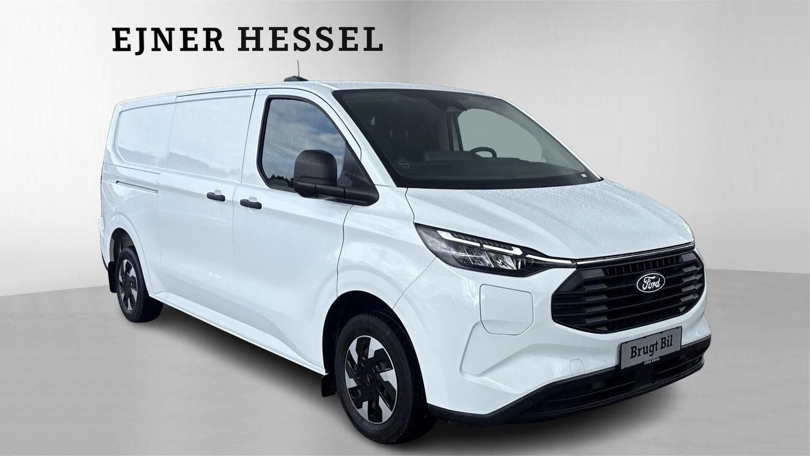 Hvid Ford Transit Custom 320 L2 fra 2024